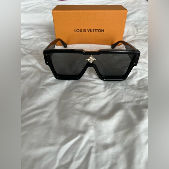 Louis Vuitton Sunglasses Cyclone Black - Picture 1 of 5